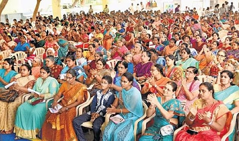 இந்து தமிழ் நாளிதழின் பெண் இன்று இணைப்பிதழ் சார்பில் திண்டுக்கல்லில் மகளிர் திருவிழா: திட்டமிடல் இருந்தால் பெண்கள் சாதிக்கலாம்; காந்தி கிராம பல்கலை. பேராசிரியர் ஜாகிதா பேகம் அறிவுரை 