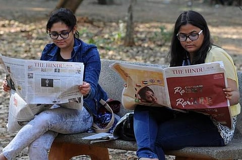 வடக்கு பாய்கிறது, தெற்கு பதுங்குகிறது