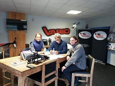 அஜித் ஜெர்மனி சென்ற காரணம்: வைரலாகும் புகைப்படம்