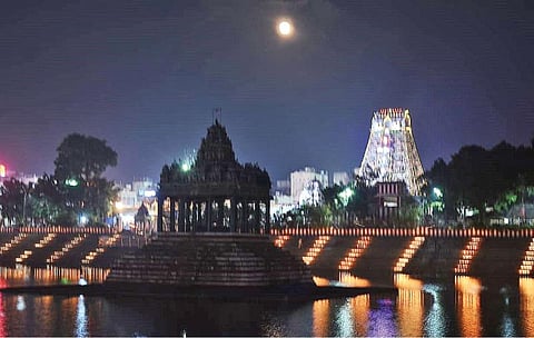 கார்த்திகை மாதத்தை முன்னிட்டு பக்தர்களின் வசதிக்காக
கபாலீஸ்வரர் கோயிலில் சிறப்பு ஏற்பாடுகள்