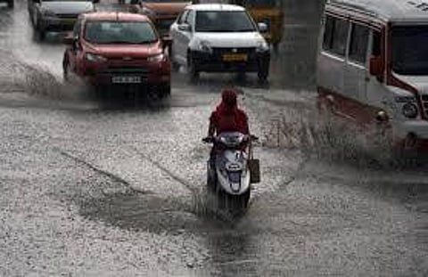 அடுத்த 24 மணிநேரத்தில் தென் தமிழகத்தில் கனமழை வாய்ப்பு: சென்னை வானிலை மையம்