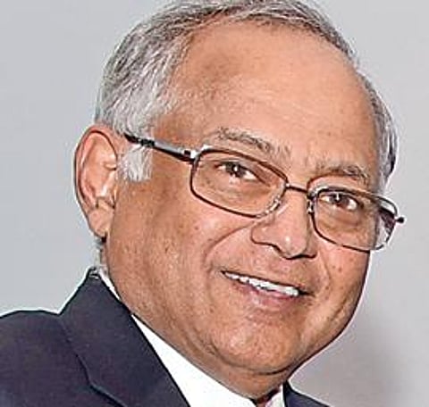 மயிலாப்பூர் கோயில் மயில் சிலை மாயமான வழக்கில் வேணு சீனிவாசன் உள்ளிட்ட 3 பேருக்கு முன்ஜாமீன்: கூடுதல் ஆணையர் திருமகள் ஜாமீன் மனுவை தள்ளுபடி செய்தது உயர் நீதிமன்றம்