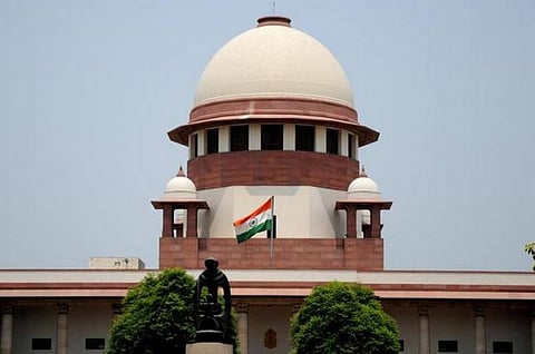 அலோக் வர்மாவை விடுப்பில் அனுப்பும் முடிவை இரவோடு இரவாக எடுக்க வேண்டிய அவசியம் என்ன? - மத்திய அரசுக்கு உச்ச நீதிமன்றம் கேள்வி