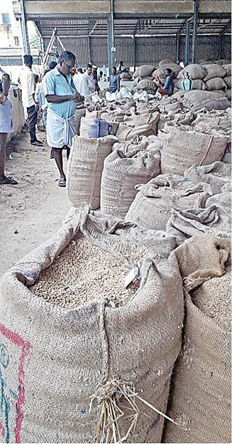 ‘ஸ்டீம் அரிசியால் நலிந்து வரும் தமிழக அரிசி ஆலைகள்: புழுங்கல் அரிசியை புறந்தள்ளும் இல்லத்தரசிகள்