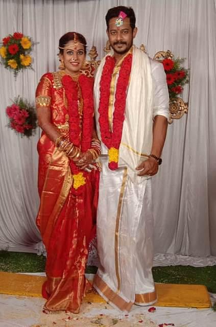 நடன இயக்குநர் நந்தாவைக் கரம் பிடித்தார் சாந்தினி: திருப்பதியில் திருமணம்