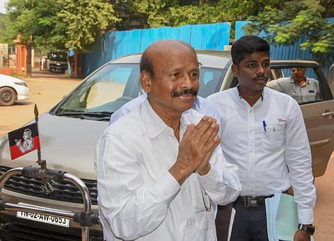 ஆறுமுகசாமி ஆணையம் முன்பு பொன்னையன் ஆஜர்; அமைச்சர் விஜயபாஸ்கர் ஆஜராகவில்லை