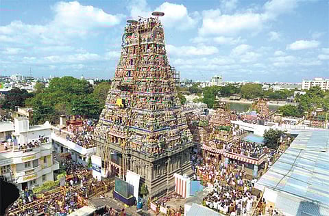 மயிலை கபாலீஸ்வரர் கோயிலில் மாயமான சிலைகள் எங்கே?- மூடி மறைக்கும் அறநிலைய அதிகாரிகள்; வழக்கு விசாரணை நீள்வதாக சிலை கடத்தல் தடுப்பு பிரிவு போலீஸார் தகவல்