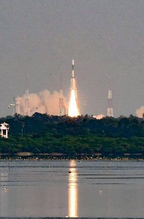 வெற்றிகரமாக விண்ணில் பாய்ந்தது ஜிசாட்- 7ஏ