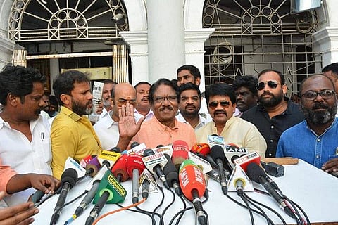 இது எவ்வளவு பெரிய அவமானம்? விஷாலை விளாசிய பாரதிராஜா