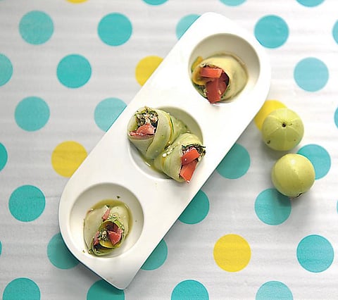 குழந்தைகளும் சமைக்கலாம்: வெள்ளரிக்காய் ரோல்