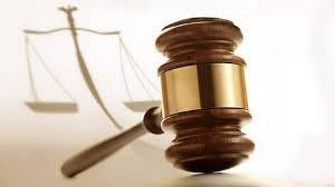 நீதிபதியை தாக்கிய வழக்கறிஞர்