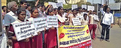 மூடப்படும் அபாயத்திலிருந்து பிழைத்தெழுமா அரசுப் பள்ளிகள்? - குரல் கொடுக்கும் கல்வி மேம்பாட்டு கூட்டமைப்பு