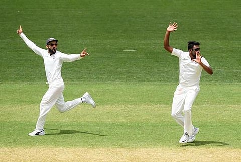 ஹனுமா விஹாரி வீசும்போது எங்களுக்கு அஸ்வின் ஆடமுடியாமல் போய்விட்டதே என்ற உணர்வு ஏற்படுவதில்லை: விராட் கோலி கருத்து