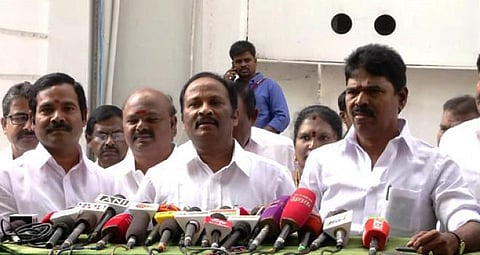 மீண்டும் சர்ச்சை கிளம்பியது: சுகாதாரத்துறை செயலாளருக்கு எதிராக அதிமுக எம்.பி., எம்எல்ஏக்கள் பேட்டி