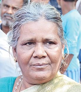 நெல்லையில் விபத்தில் மூளைச்சாவு அடைந்த மகனின் உடல் உறுப்புகளை தானம் தந்த தாய்