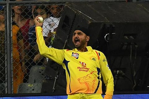 எங்கள் நண்பர்களுடன் கூட நாங்கள் இப்படிப் பேச மாட்டோம்: பாண்டியா, ராகுல் மீது ஹர்பஜன் சிங் கடும் காட்டம்