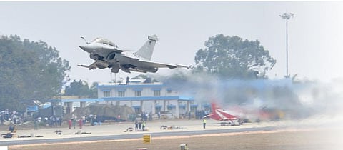 ஒவ்வொரு ரஃபேல் விமானத்தின் விலையையும் 41% உயர்த்தியது ஒரு முடிவு