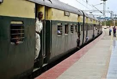 திருச்சி இனாம் குளத்தூரில் 19 விரைவு ரயில்கள் 5 நாட்கள் நின்று செல்லும்