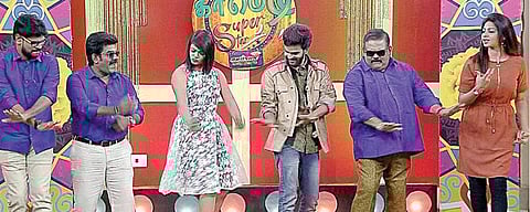 மூன்று காமெடி குழுக்கள்