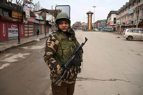 காஷ்மீரில் கடையடைப்பு: குடியரசு தினத்தை கருப்பு நாள் என அழைக்கும்படி பிரிவினைவாதிகள் வேண்டுகோள்