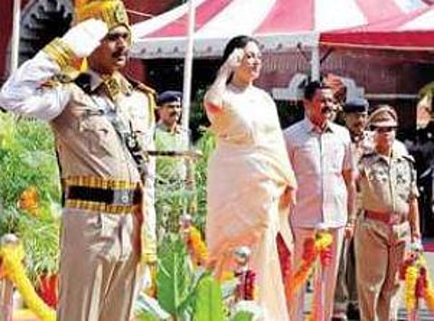 மத்திய, மாநில அரசு அலுவலகங்களில் குடியரசு தின விழா கொண்டாட்டம்