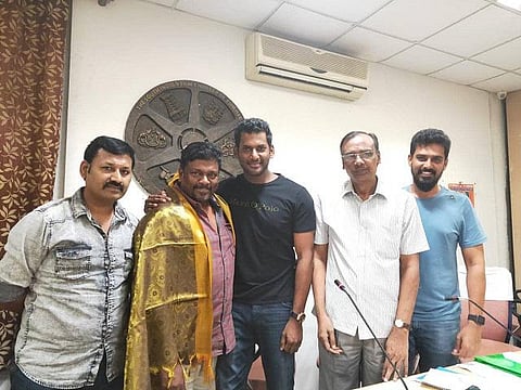 தயாரிப்பாளர் சங்கத்திலிருந்து பார்த்திபன் ராஜினாமா: மீண்டும் வெடிக்கும் சர்ச்சை