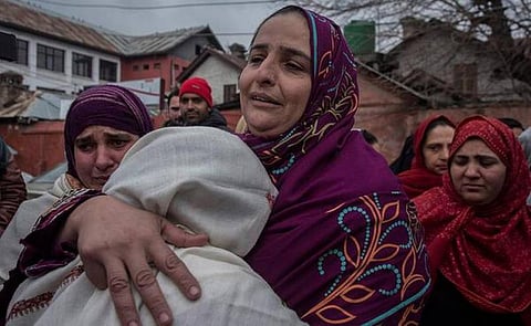 சர்வதேச எல்லைகளால் பிரிந்துகிடக்கிறது எங்கள் வாழ்க்கை - மோடியின் கவனத்தை ஈர்க்க முன்னாள் தீவிரவாதிகளின் மனைவிகள் போராட்டம்