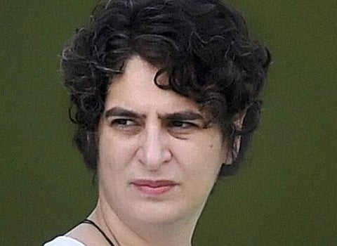 பாஜக ஆளும் மாநிலங்களில் கள்ளச்சாராய உயிரிழப்புகள்: பிரியங்கா அதிர்ச்சி