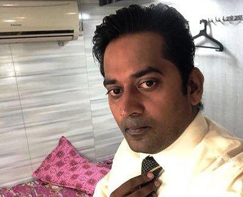 நான் அப்படி வளரவில்லை, வளர்க்கப்படவில்லை: பொதுநலன் கருதி படக்குழுவினர் புகார் தொடர்பாக கருணாகரன் விளக்கம்