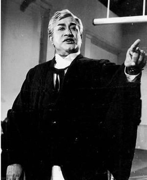 பட்டத்துக்கு வேறு சிற்றரசன் யாரு?- போற்றிப் பாடுவோம் நடிகர் திலகம் புகழை