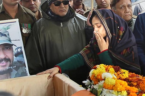 என்னை விட தேசத்தையே அதிகம் நேசித்தாய்; ஐ லவ் யூ விபு- புல்வாமாவில் இறந்த மேஜரின் மனைவி எழுதிய கவிதை