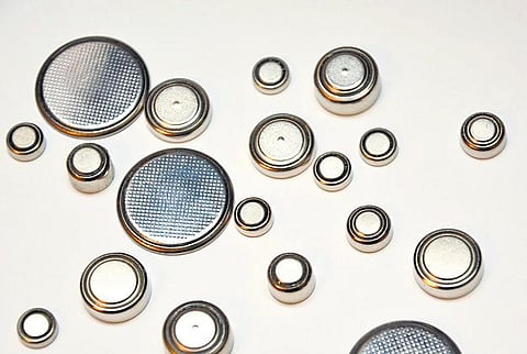 அன்றாட வாழ்வில் வேதியியல் 20: கடிகாரத்தை இயக்கும் குட்டிக் கலம்