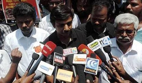 தொடர் கொலை மிரட்டல், முகநூலில் அவதூறு; மே.17 இயக்க திருமுருகன் காந்தி காவல் ஆணையரிடம் புகார்