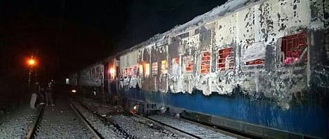 யஸ்வந்த்பூர் -டாடாநகர் விரைவு ரயிலில் தீ விபத்து: உயிர் சேதங்கள் தவிர்ப்பு