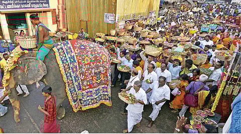 சமயபுரம் மாரியம்மன் கோயிலில் பூச்சொரிதல் விழா: 28 நாட்கள் பச்சை பட்டினி விரதம் தொடங்கினார் அம்மன்