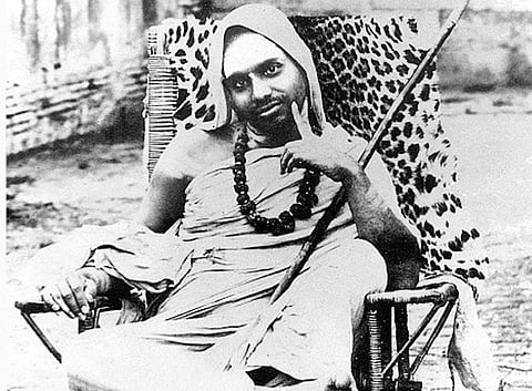 தெய்வத்தின் குரல்: சிங்கம் யானை