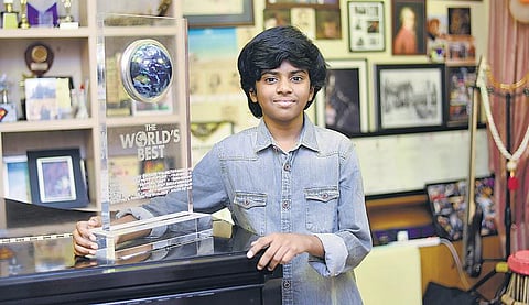 சாதனை: நிலவில் இசைக்க ஆசை!