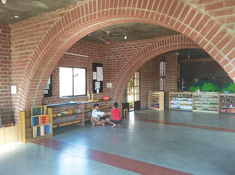 சூழலுக்கு உகந்த சிவப்புத் தரை