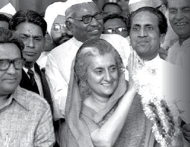 நெருக்கடிக்கு வித்திட்ட தேர்தல் வழக்கு!