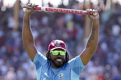 வார்னர் சாதனையை முறியடித்தார் : ஐபிஎல் கிரிக்கெட்டில் கிறிஸ் கெய்லின் புதிய மகுடம்