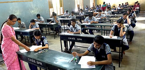 10-ம் வகுப்பு தேர்வுகள் நாளையுடன் நிறைவு: அறிவியல் தேர்வு கடினம் மாணவர்கள் கவலை