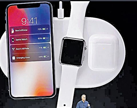 பின் வாங்கிய ஆப்பிள்