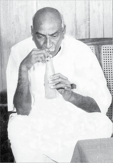 ரஷ்யாவிலிருந்து வந்த மை?