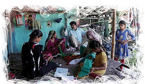 இளம்பெண்களை பலாத்காரம் செய்யும் கொடுமை.. எங்கள் கடவுள்களை வணங்க முடியாத நிலை.. ‘எங்கள் பெண் குழந்தைகளை பாதுகாக்கவே இந்தியா வந்தோம்’- பாகிஸ்தானில் வாழ முடியாமல் டெல்லியில் வந்து தங்கியுள்ள அகதிகள் கதறல்