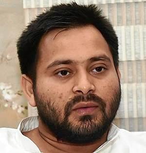 மோடி ஆட்சிக்கு வருவதற்கு முன்பாக இந்திய ராணுவம் பயனற்று கிடந்ததா? இவரால்தான் ராணுவத்துக்குப் பெருமையா? - தேஜஸ்வி விளாசல்