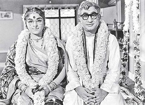 பிரஸ்டீஜ் பத்மநாபன் - சாவித்திரியை வாழ்த்துவோம்! -
வியட்நாம் வீடு’க்கு 49 வயசு