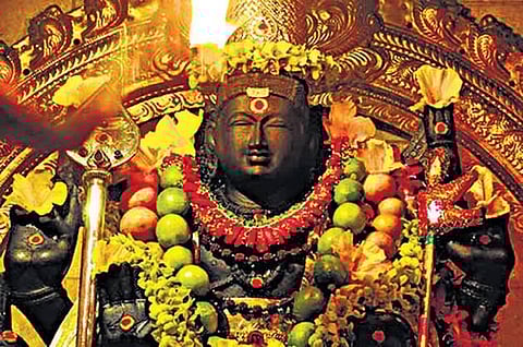 எதிர்ப்புகளை விரட்டும் சஷ்டி வழிபாடு