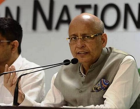 மோடியின் ஹெலிகாப்டரில் சந்தேகத்துக்குரிய பெட்டி: தலைமை தேர்தல் ஆணையரிடம் காங்கிரஸ் புகார்