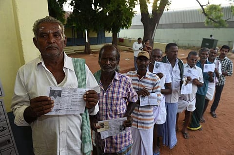 வாக்களிப்போம்... சமூகத்தை விமர்சிக்க அது மிக அடிப்படையான தகுதி