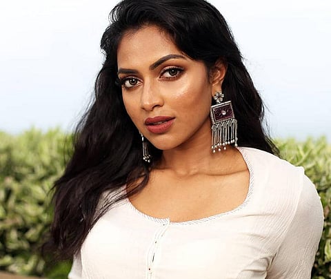 சூப்பர் டீலக்ஸ் அற்புதம், கண்களுக்கு விருந்து! - இன்ஸ்டாகிராமில் அமலாபால் பதிவு